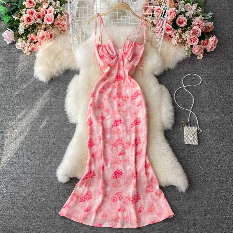 

Summer Sexy Beach Pink Spaghetti Strap Dress Women Vintage V-Neck Sleeveless High Waist Bodycon Vestidos Female Party Robe 2021 Y0603