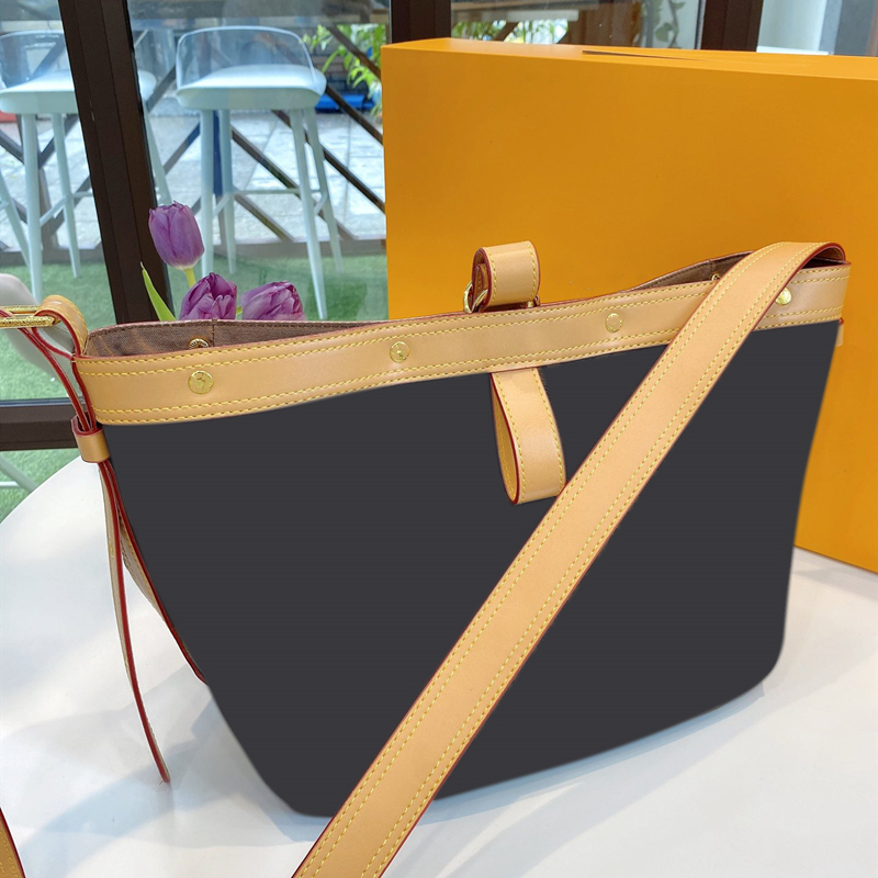 

Drawstring Bag Designer classic Handbags Leather High-capacity Fashion brand Shopping Evening party occasions Different colors With exquisite packaging box, Beige