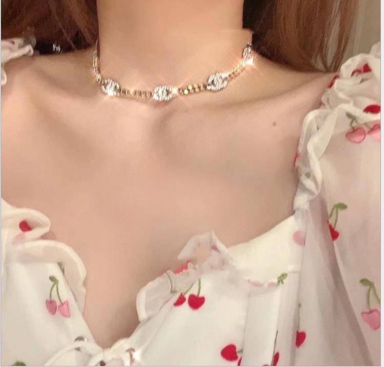

Autumn and winter new silver letter diamond necklace neck chain
