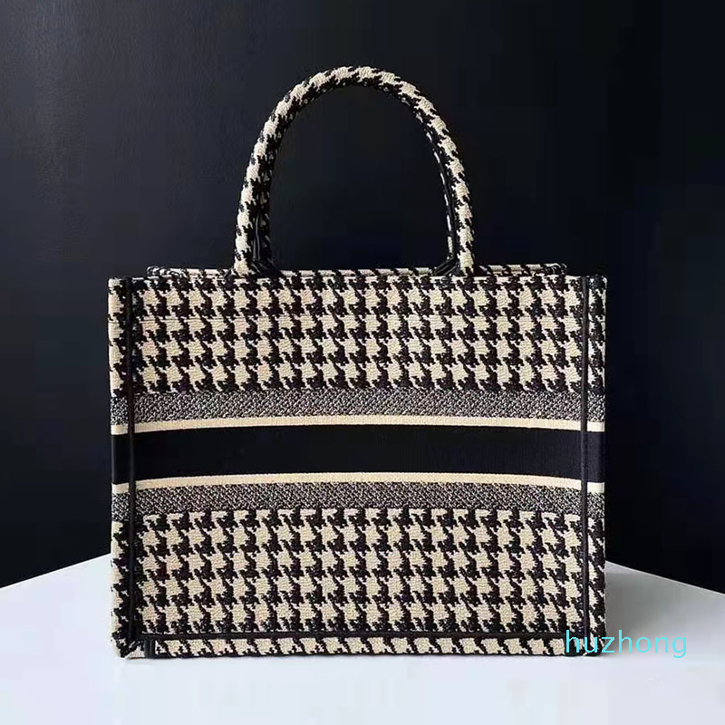 

2022 Fashion Women Large Shopping Bags Canvas embroidered Female shoulder bag backpack High-quality storage Designer Handbag luxurious Woman, Size