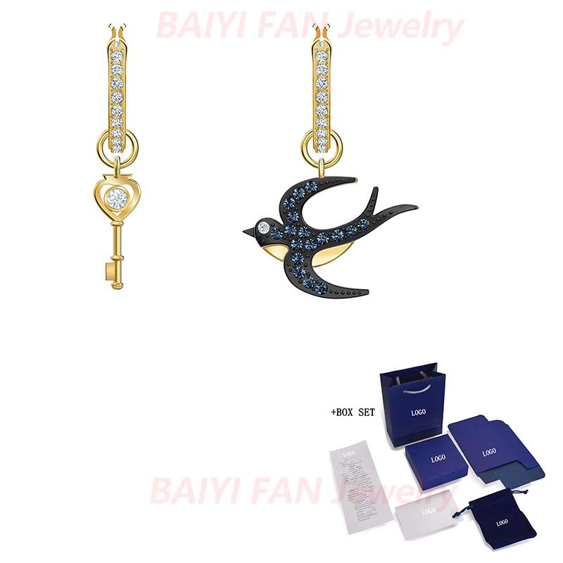 

Stud SWA TAROT MAGIC HOOP PIERCED EARRINGS Lucky Symbol Asymmetric Key And Swallow Decoration Crystal Women Jewelry Romance Gift