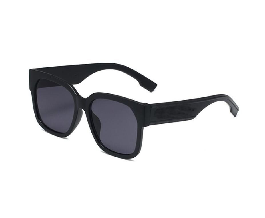 

Summer woman Unisex Fashion Classics clear lens Sunglasses man Driving Beach Cycling Outdoor wind Sun glasses women transparent GOGGLE 4colors big frame
