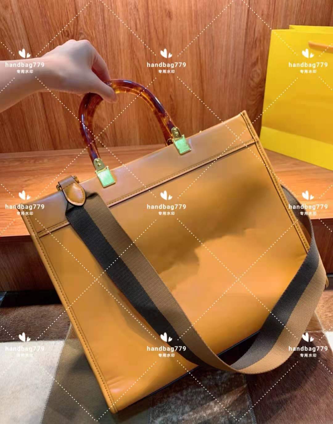 

High end fashion shoulder bag spring summer series solid color letter holiday design amber handle large capacity notebook travel large capac