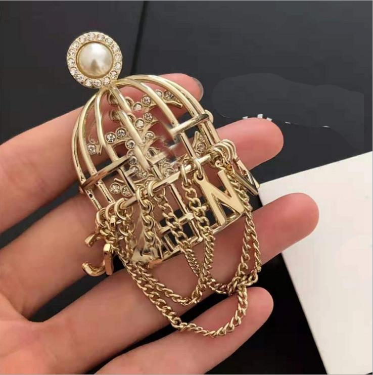 

New xiangjiajing double maintenance Brooch female Rhinestone Pearl Brooch, Silver
