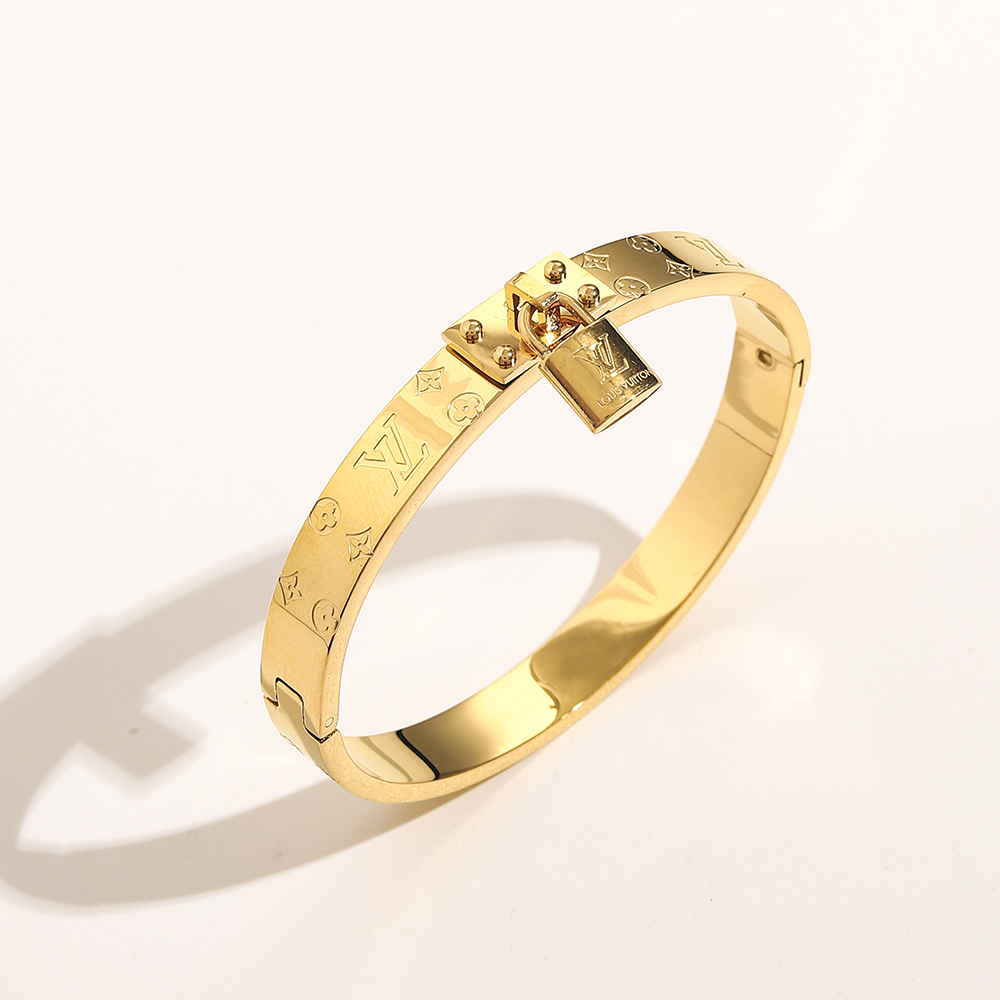 Luis-Vitton Bangle bracelet with lock charm bracelets Inside perimeter 17CM longest diameter 6.3cm with retail box ZG1180-image-745068483