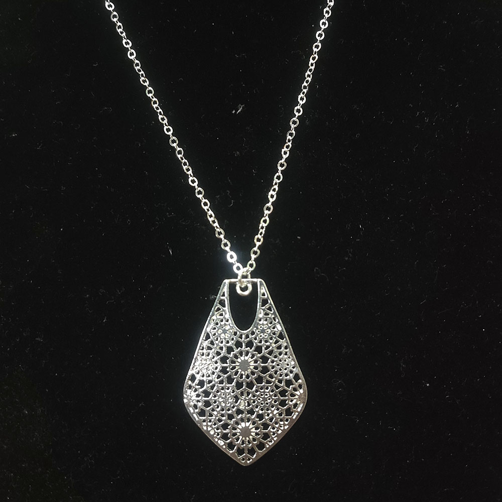 

2021 Fashion Alloy geometry Hollow Out Flower necklace For Women brand Jewelry