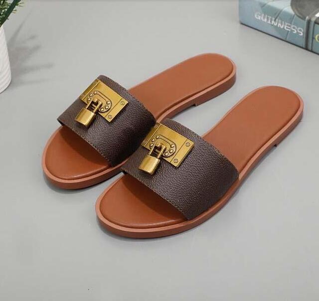 

The latest high quality men Design women Flip flops Slippers Fashion Leather slides sandals Ladies Casual shoes