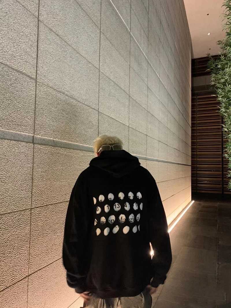 

Maison / Margiela MM6 Martin Margiela high street digital hollowed out men's and women's hoodies, White;black