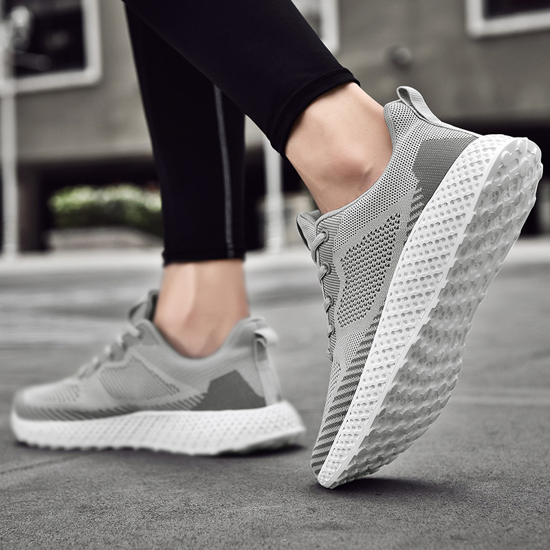 

Top Quality Sneakers Womens Men Running Shoes Breathable Knitted Fabric Lace Up Athletic Trainers Size Eur 38-46 Code: LX18-0507