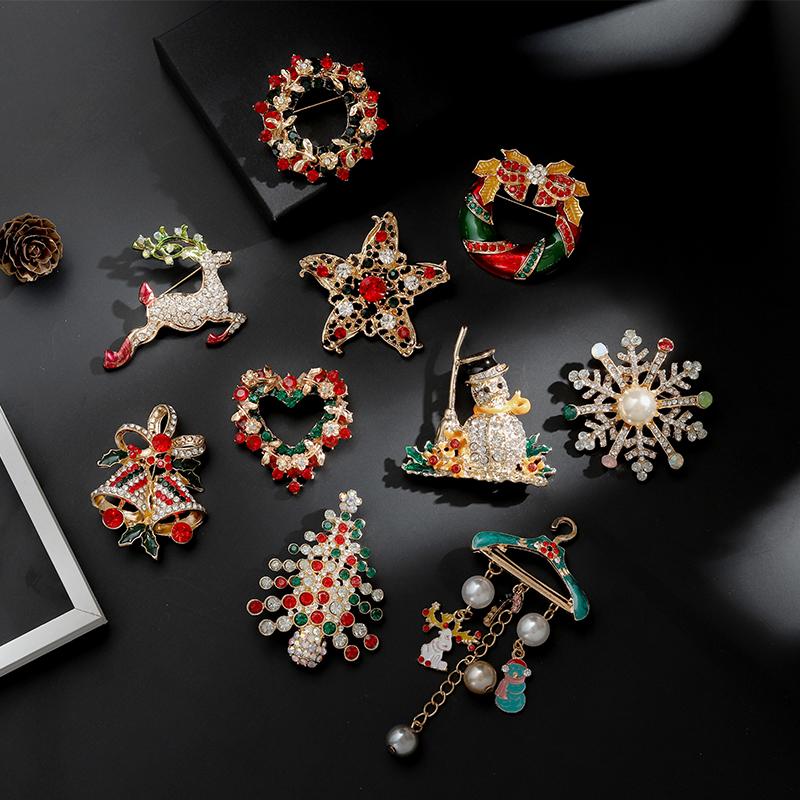 

Pins, Brooches Christmas Tree Elk Winter Enamel Needle Stocking Garland Snowflakes Brooch Clothes Lapel Backpack Gifts For Friends, Gray