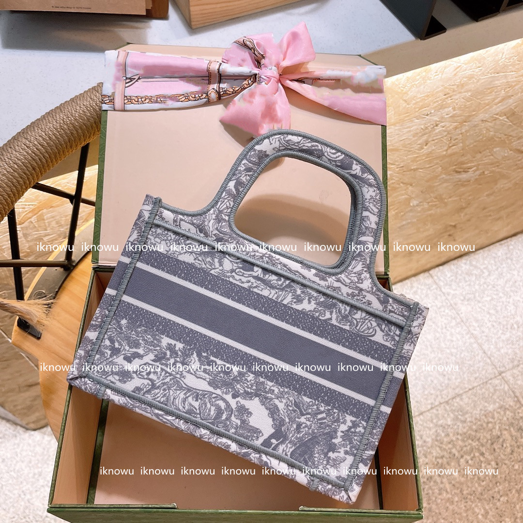 

2021 Women Luxury Purses Handbags Designers Crossbody Bags Small Totes Lady Shoulder Shopping Bag with Printed Letters Fashion Grey Tiger D21052601, Not for sale. pls choose other options