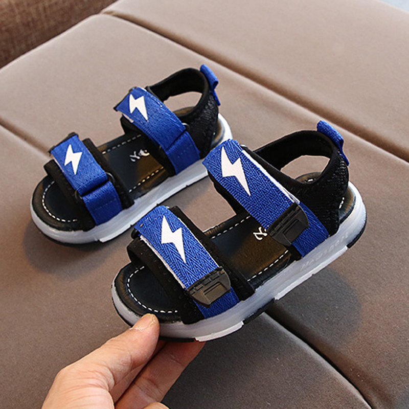 

Size 21-30 Children Open-toe Glowing Sandals Unisex Luminous Shoes for Baby Breathable Non-slip Shoes Girls Led Light Up Sandals, Black