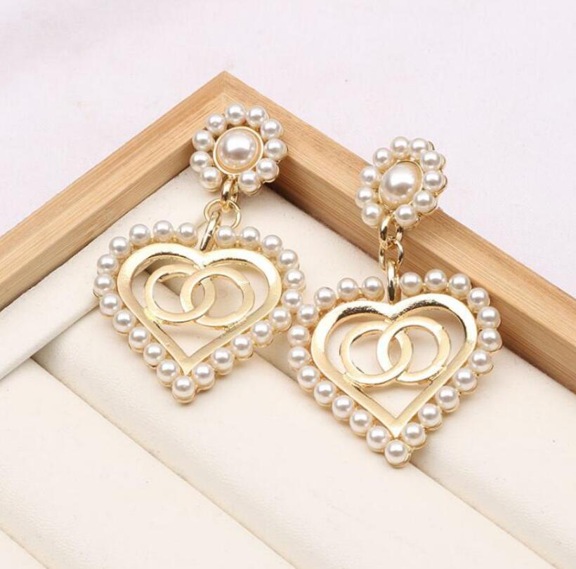 

Fashion Women Luxury 18K Gold Plated Charm Stud Earrings Brand Designer Letter Earring Rhinestone Geometric Round Pendant Ear Loop Womens Wedding Jewelry with Box