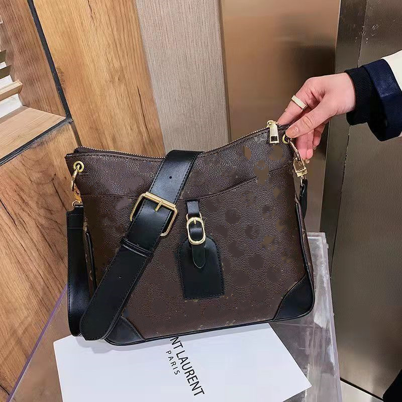 

CLASSIC FLOWER Designer Bags Stylish Functional Shoulder Bag Versatility, Black