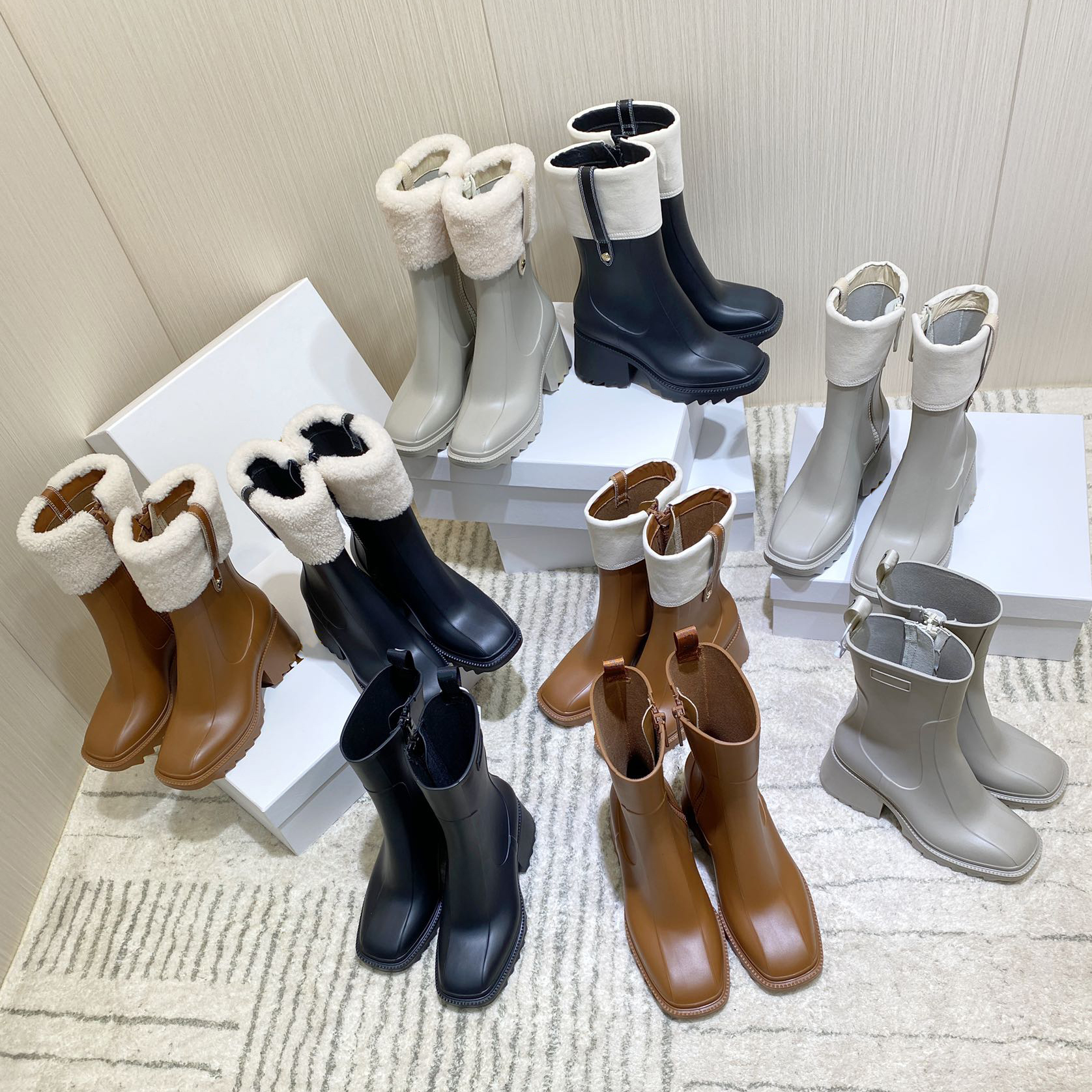 

2021 Women Betty PVC RainBoots Fashions Rubber thick soled half Boot Top Designer Ladies platform heel Fashion Boots with box size 35-40