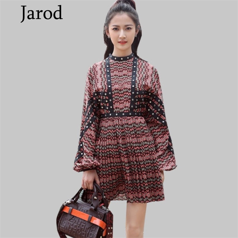 

Runway Dress Women Designer High Quality Spring Fashion Long Sleeve Printed Casual O Neck Patchwork Pleated Lady 210519, Picture color
