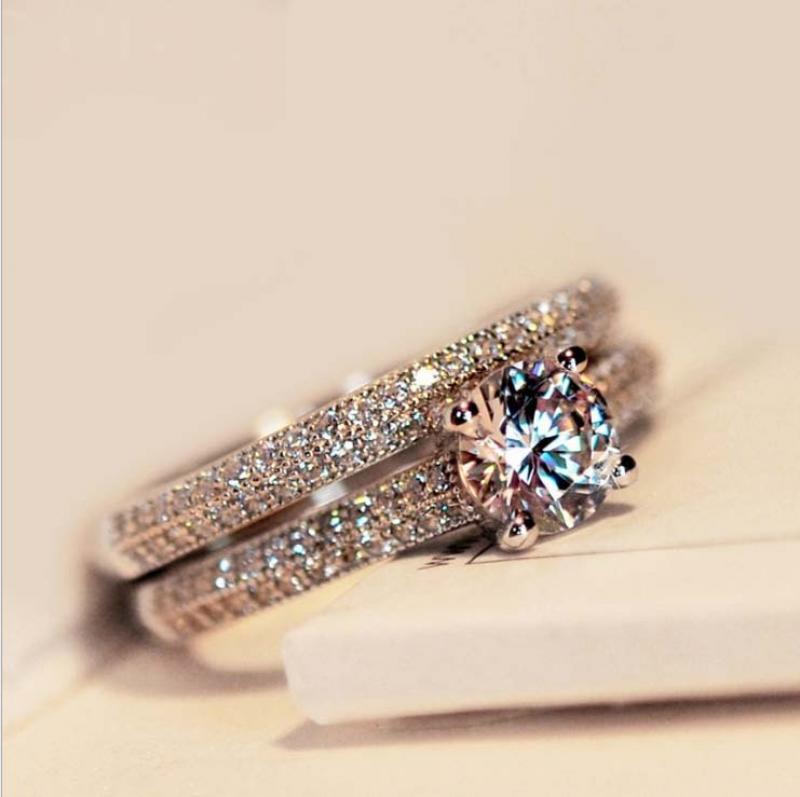 

Cluster Rings Fashion Three-Color Zircon Couple Ring Romantic Engagement Anniversary Gift Jewelry