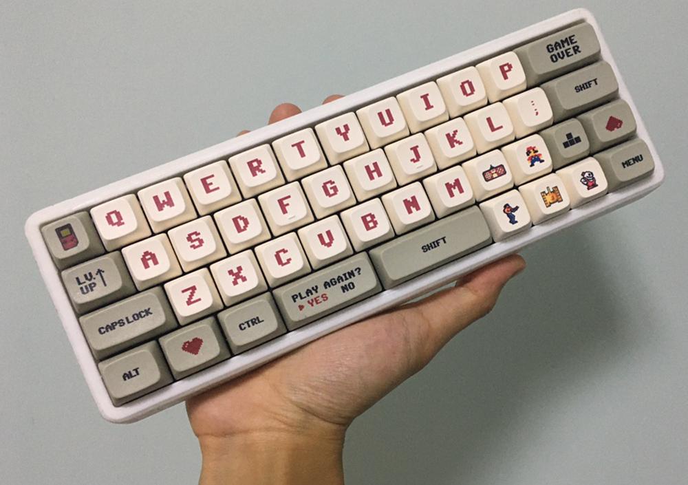 

Keyboards Retro Game Arcade Design White Grey PBT Keycaps Cherry Mx Switch Mechanical Gaming Keyboard Use NP Profile Sublimation Key Caps