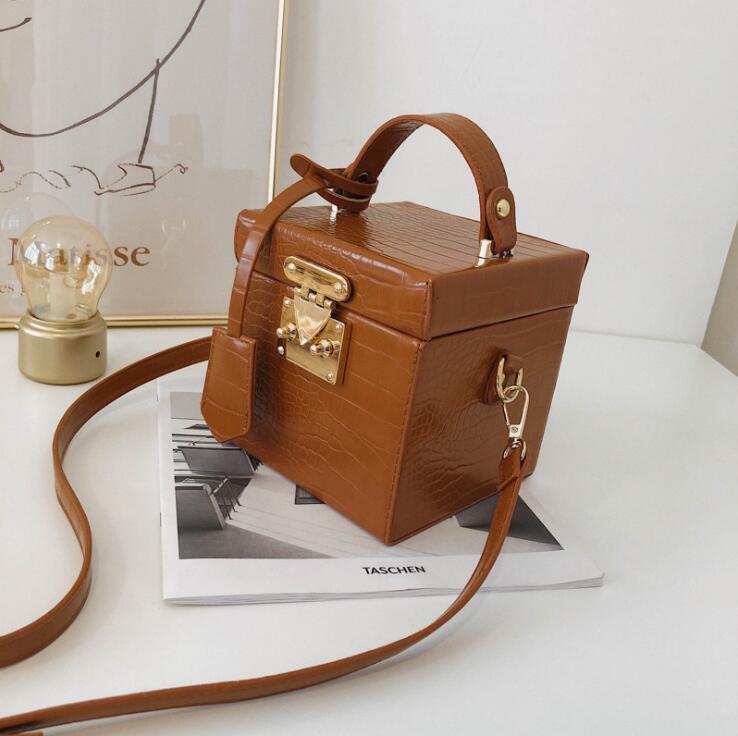 

Factory wholesale women handbag Joker embossed womens shoulder bag solid color Alligator fashion messenger bags street trend black leather handbags