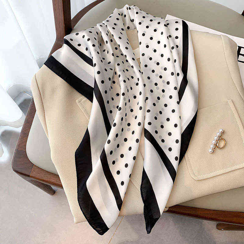 

70x70cm Square Neck Silk Scarf Bandana 2022 Women Scarves for Ladies New Print Bag Foulard Summer Luxury Brand Shawls Wraps Y220228