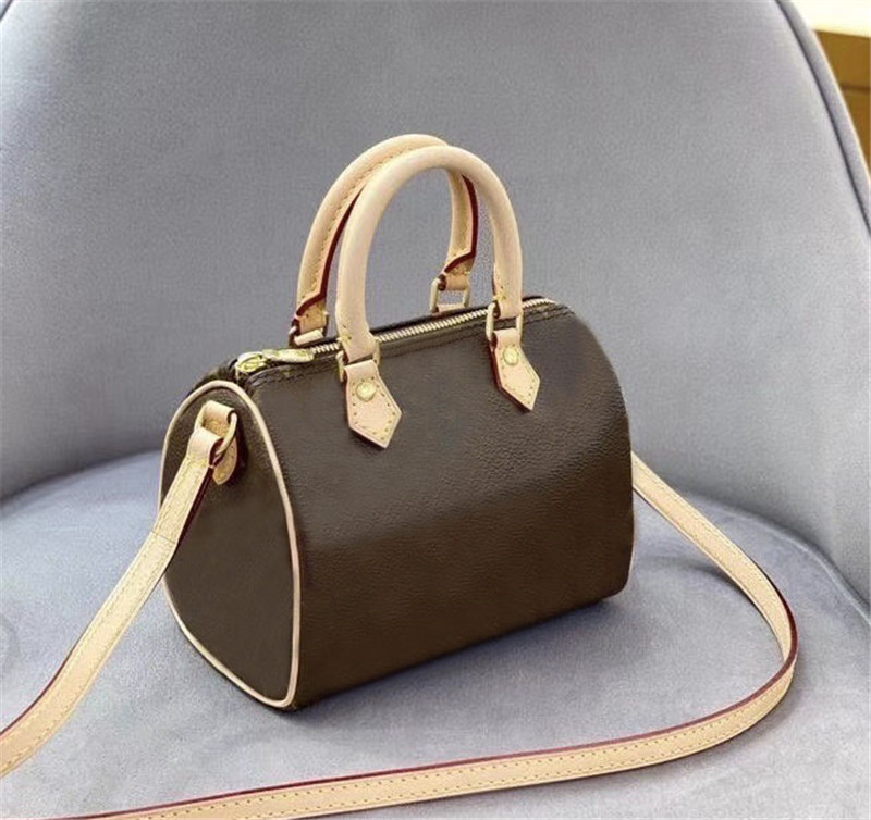 

Worldwide Classic Luxury Fashion Genuine Leather Ladies Shoulder Bags The quality handbag size 16cm 11cm, Brown
