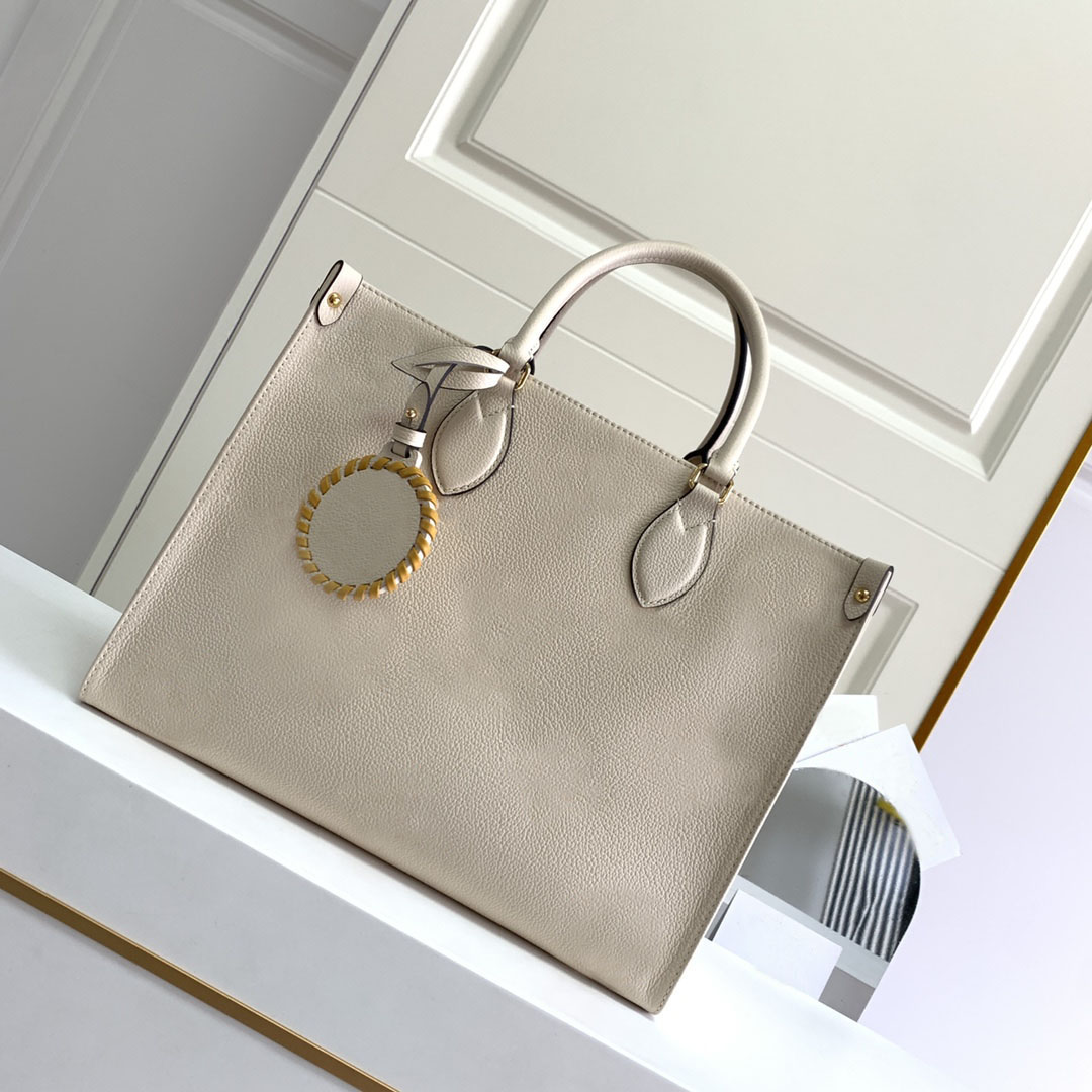 

Luxurys designers Women shopping bag ,handbag,fashion versatile single shoulder woman leisure large capacity,with original dust bag ,Top quality 202, Custom colors