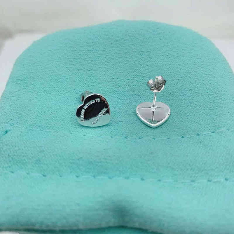 

1: 1 925 Sterling Silver Classic All-Match Style Shiny Heart-Shaped Original Earrings, Exquisite Workmanship, Holiday Gifts