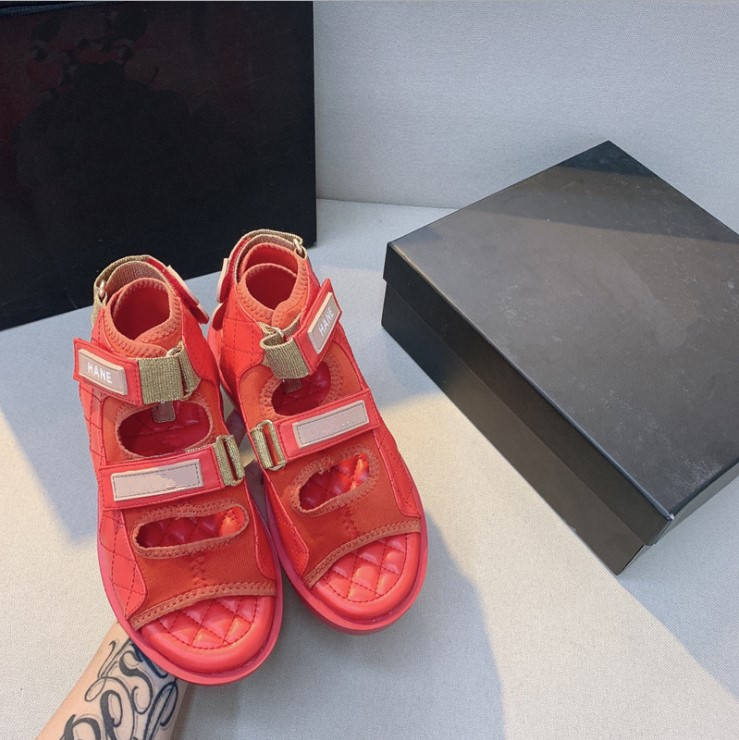 

2021 Luxury leather Top quality Women Flat sandal Arcade Fashion Lady Canvas Loop Adjustable Straps Sporty Bicolor comfortable Rubber Sole slippers, Black