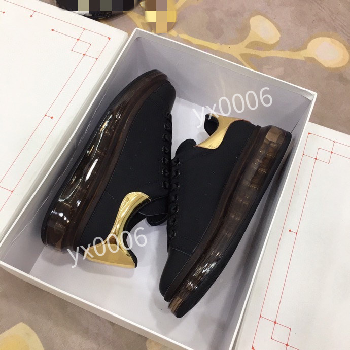 

2022 Mens Womens Casual shoe Blanche 35-40 et Noir Platform Pelle Black Leather Designer Sneaker Avant Garde outdoor Sports shoes Trainer hl210207, Choose the color