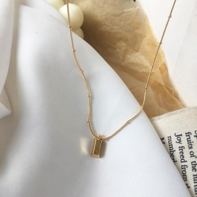 

Pendant Necklaces Simple Design Gold Square Necklace Luxurious Charming Women's Wedding Sweater Chain Elegant Ladies Party Jewelry Gift
