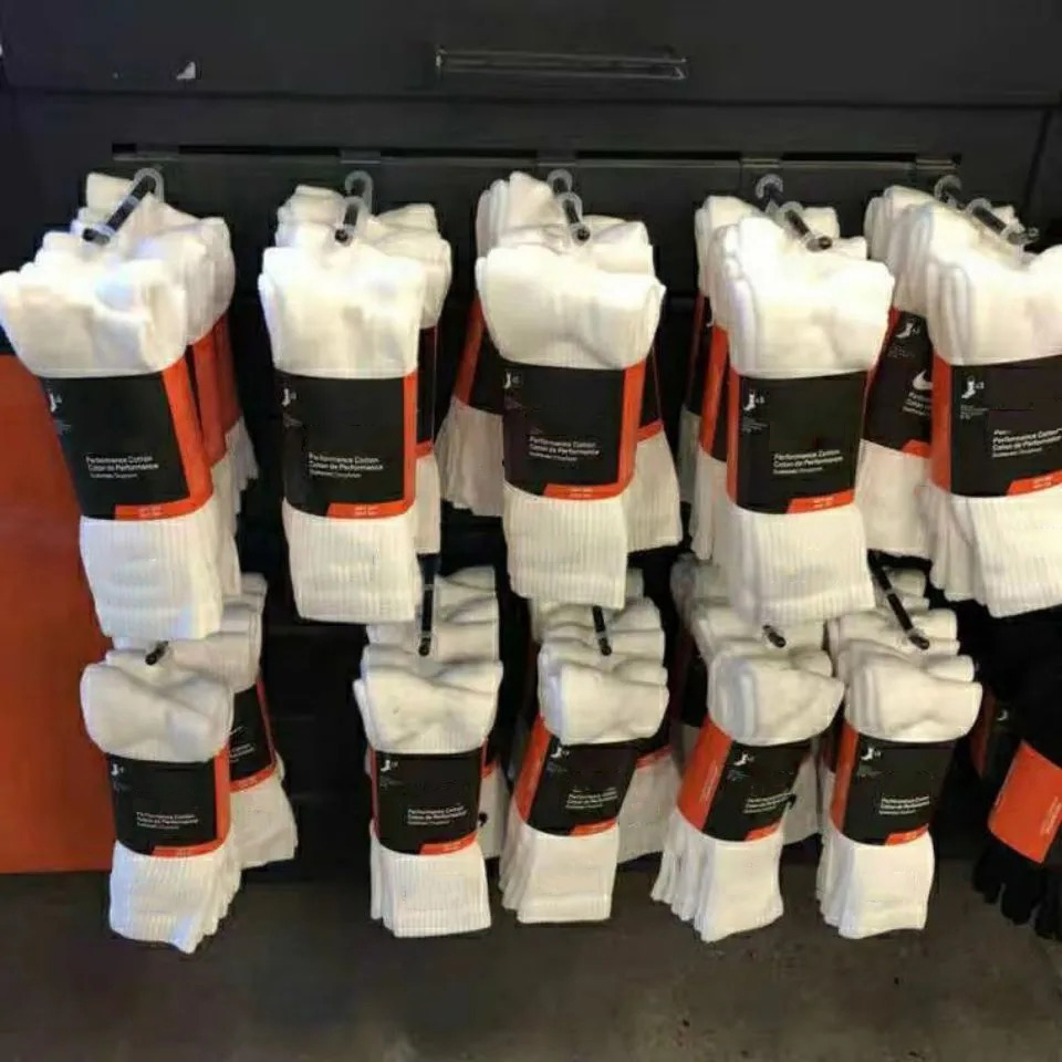 

Mens Socks Women Men High Quality Cotton All-match Classic Ankle Hook Breathable Black White Mixing Football Basketball Sports Sock