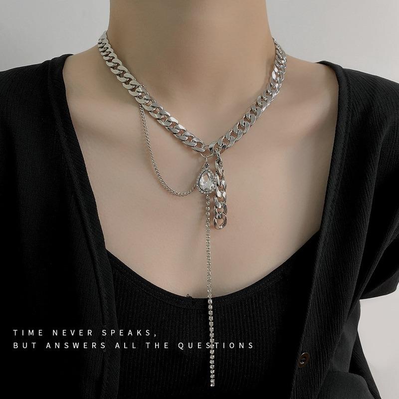 

Chains Water Drop Woman Necklace Rhinestone Necklaces Women Tassel Layered Pendant Chain Silver Color Fashion Korean Alloy Collares