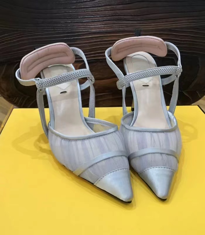 

Luxury Dress Shoes Casual heels Sandals Italian Craft Leather with a box of size35-41 42 High Quality, G g socks