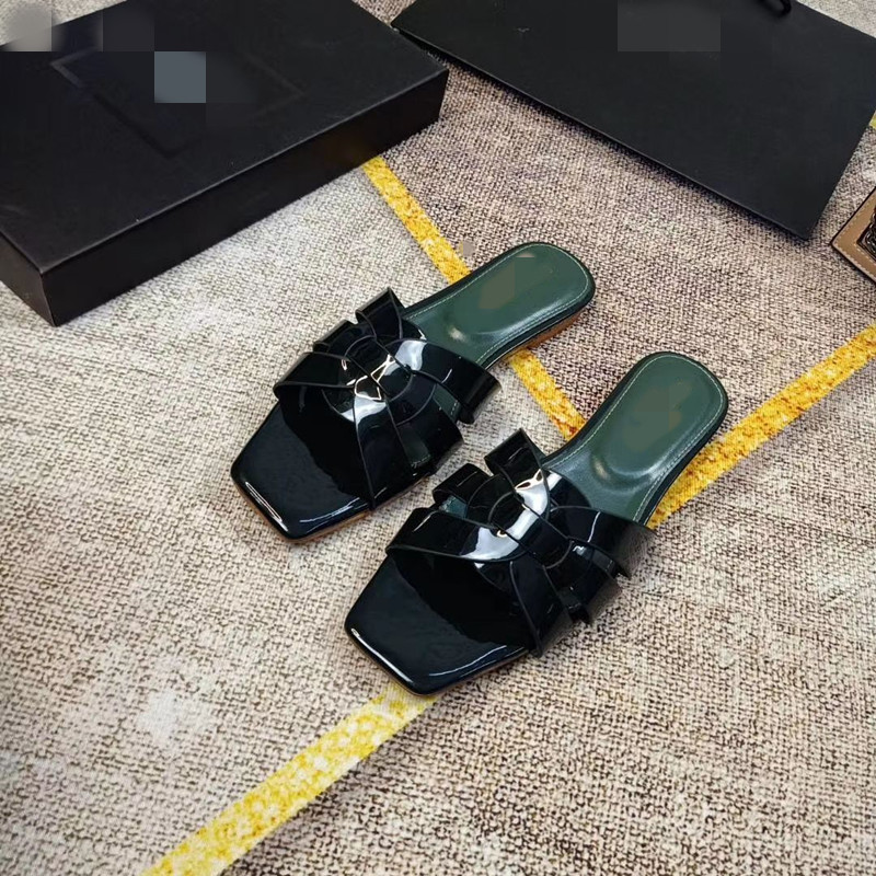 

G shoes Classic ladies sliders luxury Summer beach Cartoon Big Head Designer Leather Flat woman shoes el Bath slippers Large size KJMMM0007