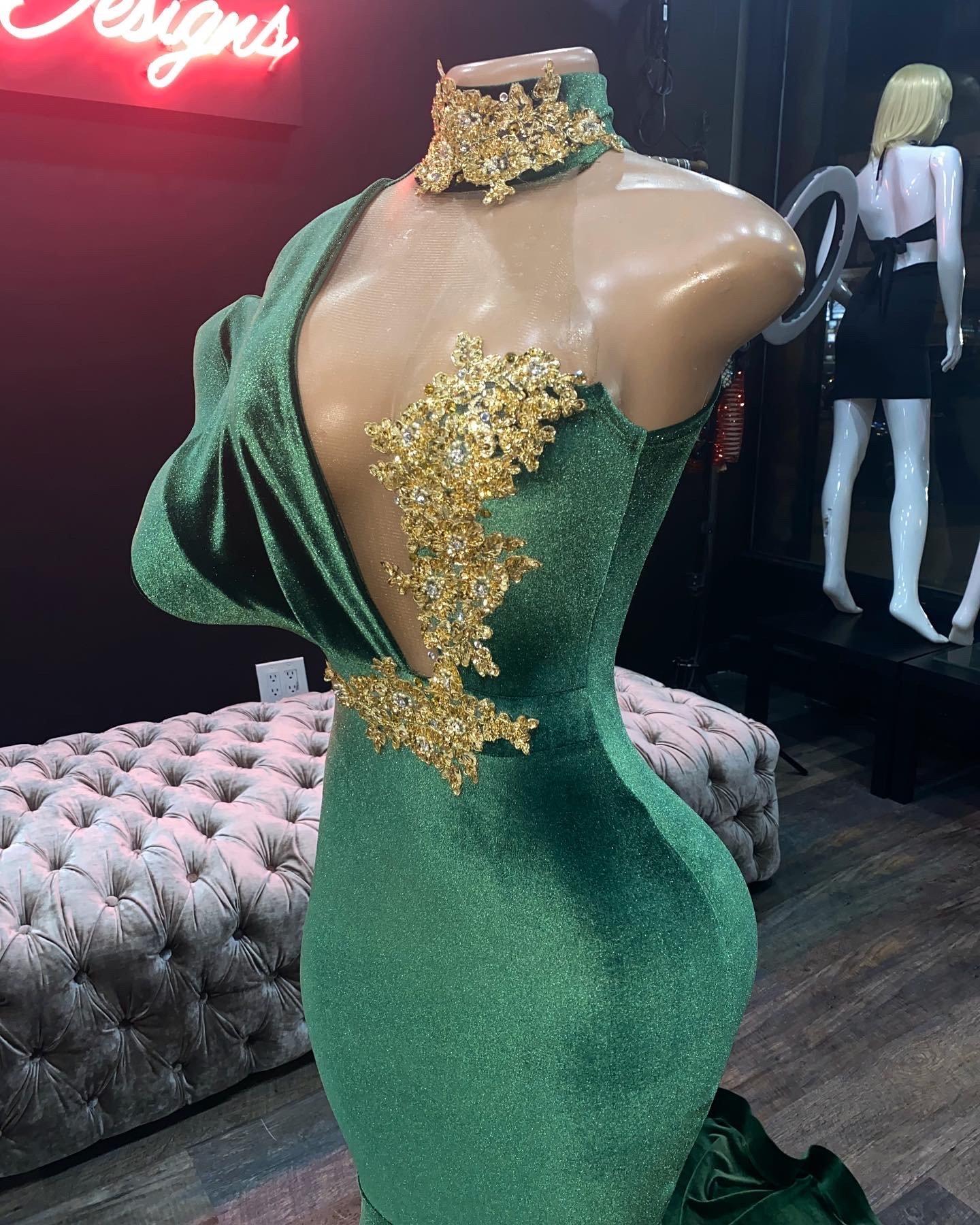 

Elegant Green Velvet Mermaid Prom Dresses robes de soirée High Neck Lace Appliqued Beaded Evening Gowns Sweep Train Party Dress, Purple
