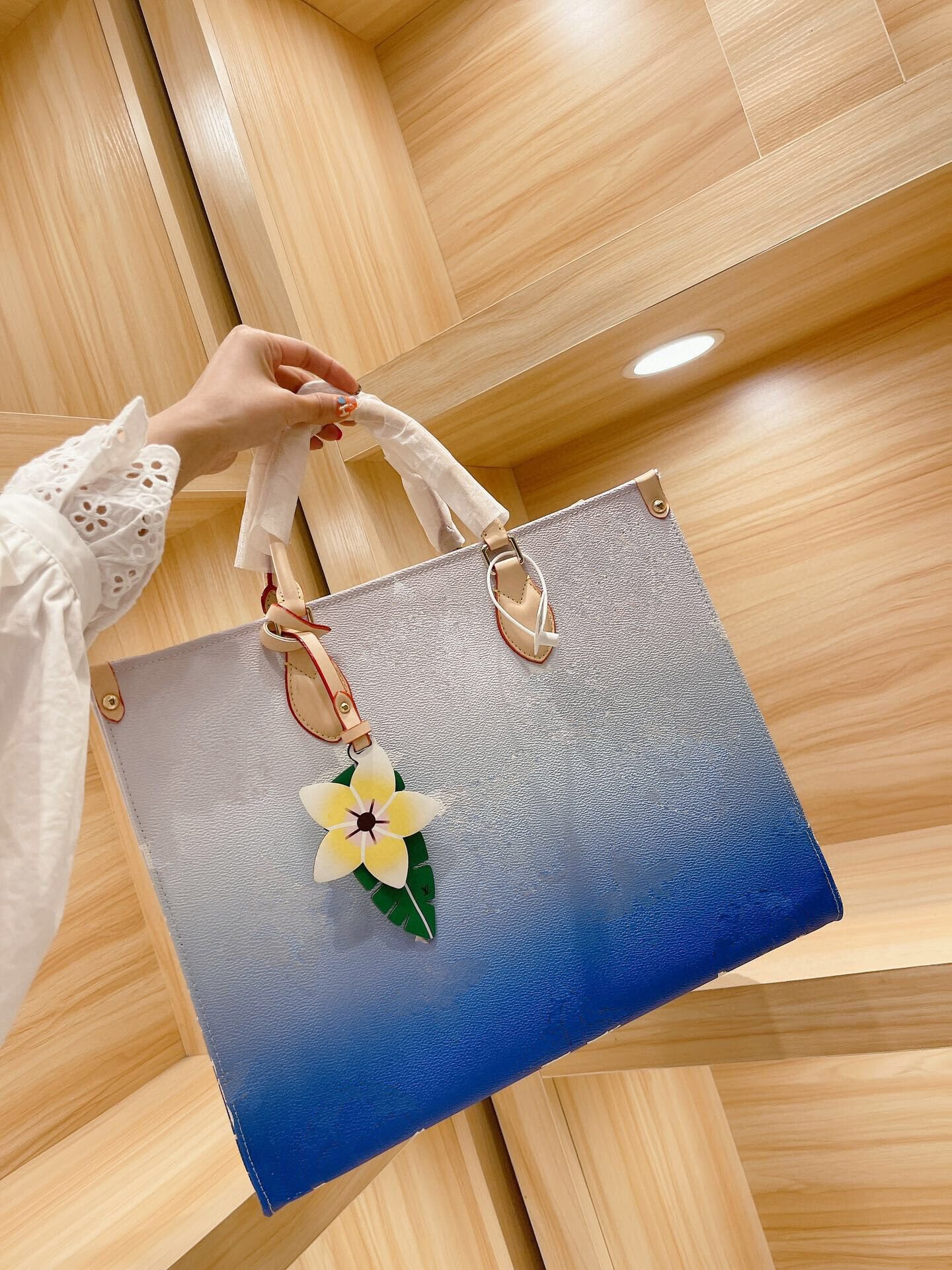 

top Luxyrys designer women's shopping bag flower color leather ONTHEGO handbag push Tote, Nvoice - not sold separately