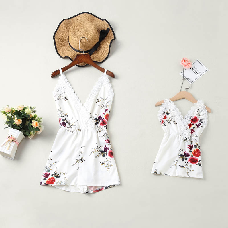 

Family Matching Outfits Mother Daughter Jumpsuit Baby Rompers Children Girls Clothes Summer Lace Flower Kids Beach Dress One Piece Clothing Shorts B6300, White