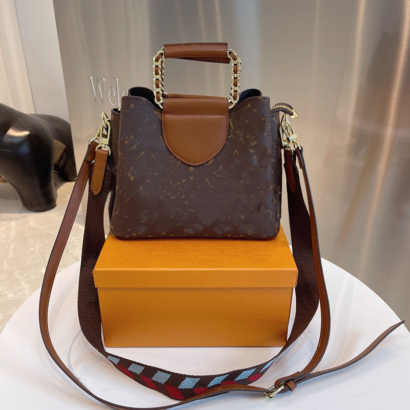 

2021 new fashion trend messenger bag simple and elegant all-match handbag tote bags