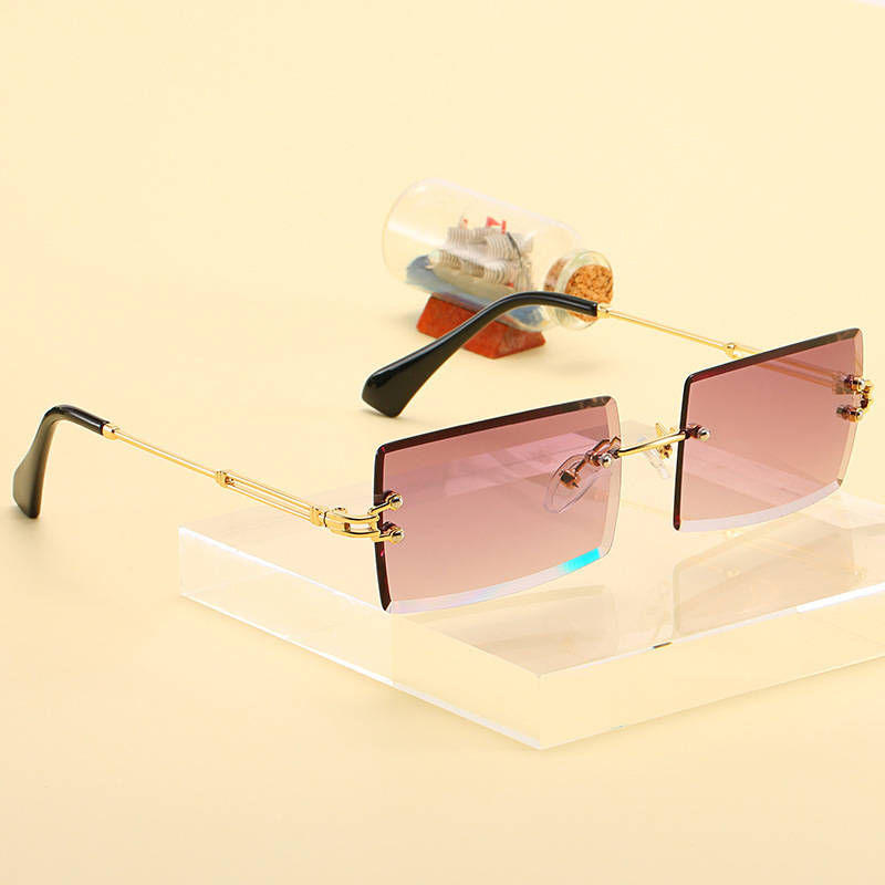

Fashion Random sunglasses Women Trendy Small rectangle sunglasses Summer travel style UV400 Gold brown shades for men Glasses wholesale, Silver
