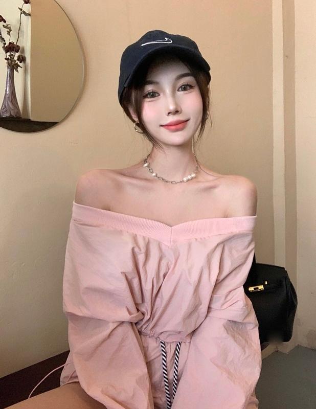 

Women's Tracksuits Early Autumn Peach Color Rac, Pink shorts