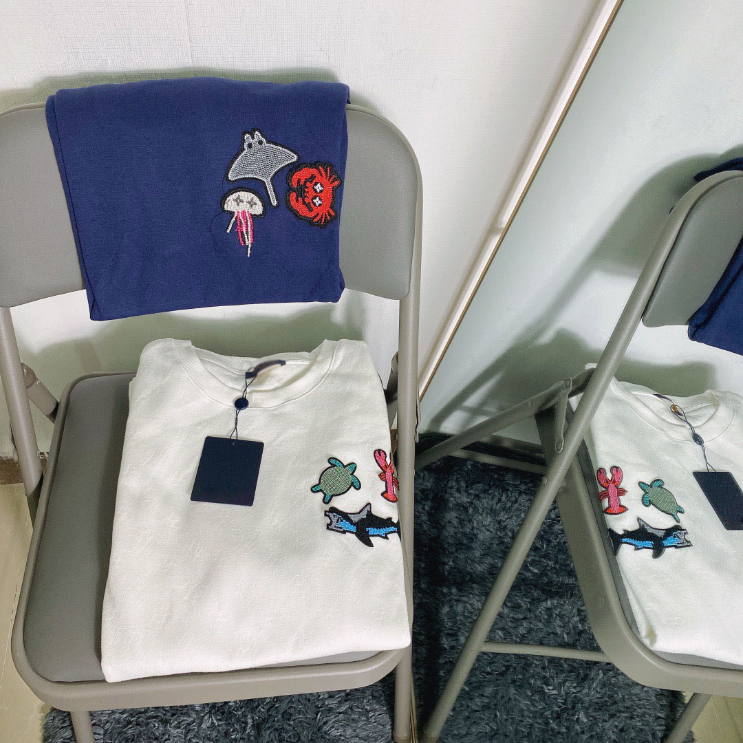 

2021ss spring and summer new high grade cotton printing short sleeve round neck panel T-Shirt Size: -l-xl-xxl-xxxl Color: black white cmm551a11