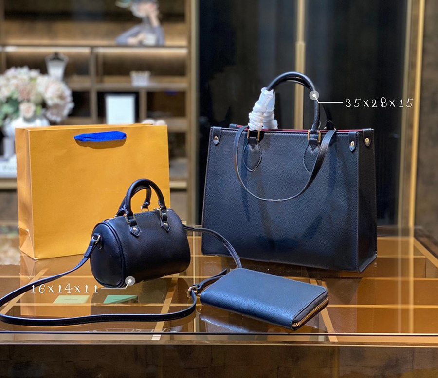 

luxurys designers High quality bags luxury designer handbags s famous classic capacity portable day backpack fashion 051