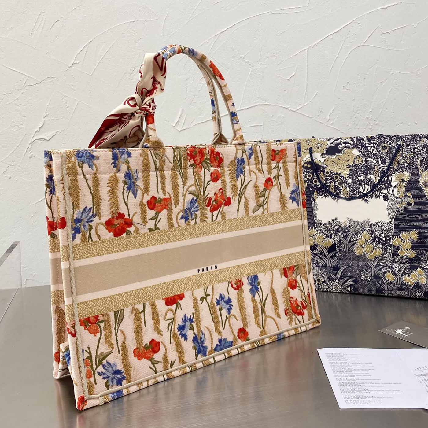 

Women Luxurys Designers Bags 2021 Fashion Embroidery Handbag Shopping Bag High Quality Ladies One Shoulder Large Capacity Handbags Silk Scarf Totes