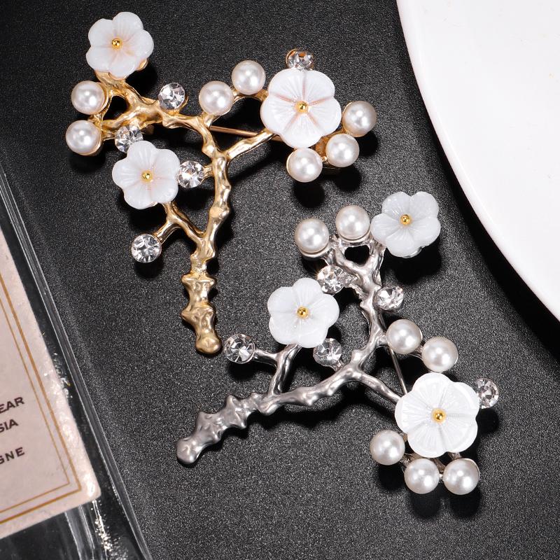 

Pins, Brooches TERRECE Exquisite Shells Plum Branches Jewelry Pearls Brooch Pins For Women Wedding Accessories 2532