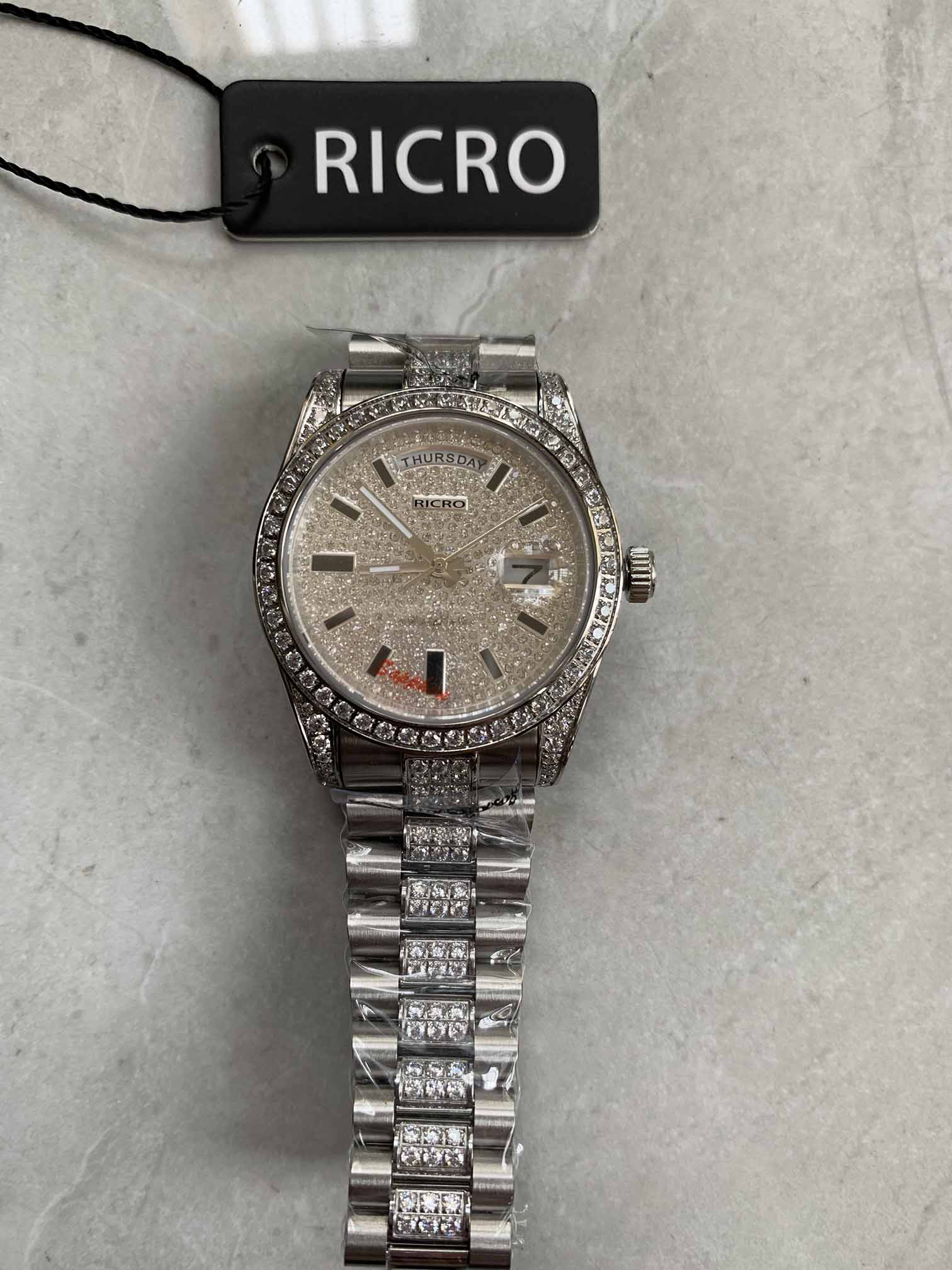 

Master watches luxury goods silver case sapphire glass folding buckle mechanical automatic movement diamond dial the week calendar