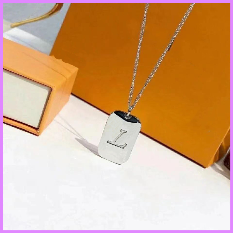 

New Quality Mens Pendant Necklace Designer Women Necklaces Square Card Necklace Outdoor Street Fashion Designers Jewelry Unisex D218243F