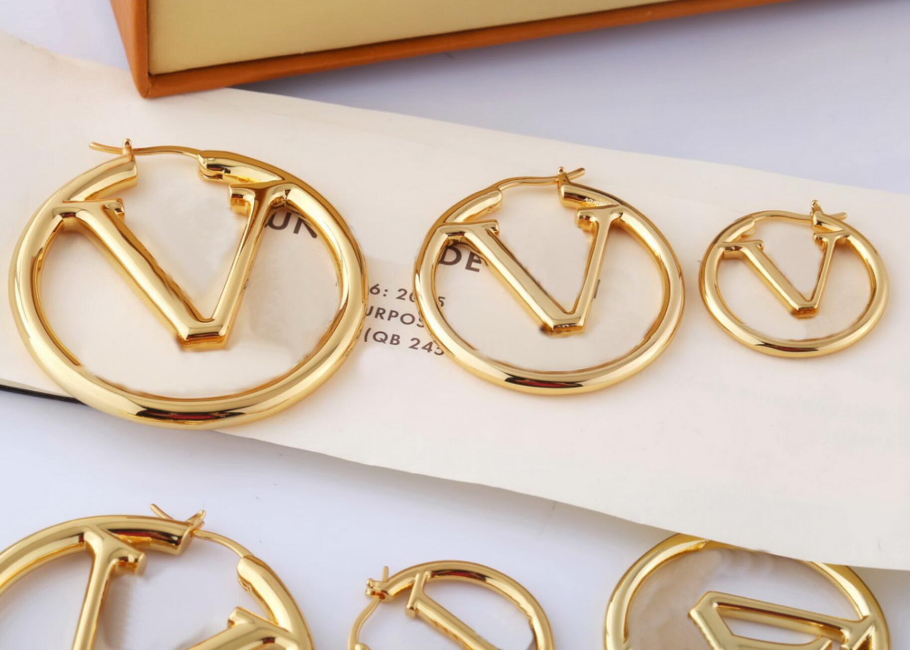 

Europe America Fashion Style Stud Earrings Lady Women Gold Silver-Colour Hardware Engraved V Initials Hollow Out Hoop Earring M64288 Size S, Golden;silver