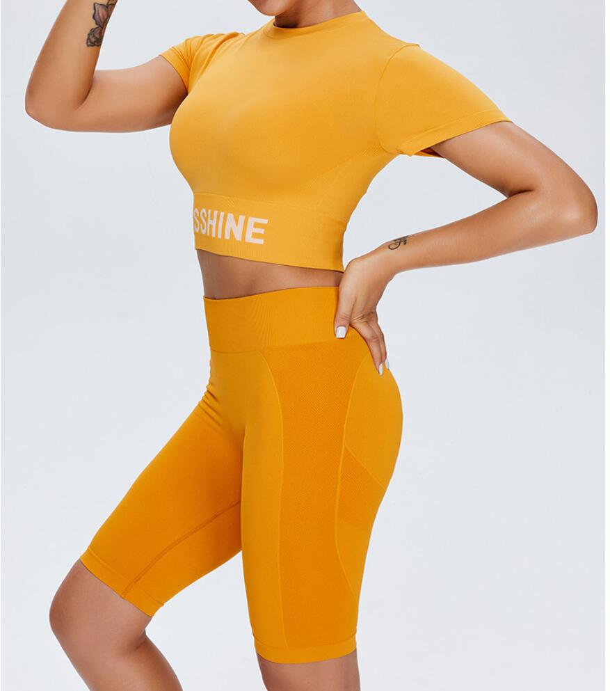 

Women' fitness yoga hip-lifting slim high-waist seamless five-point pants sports shorts, Black