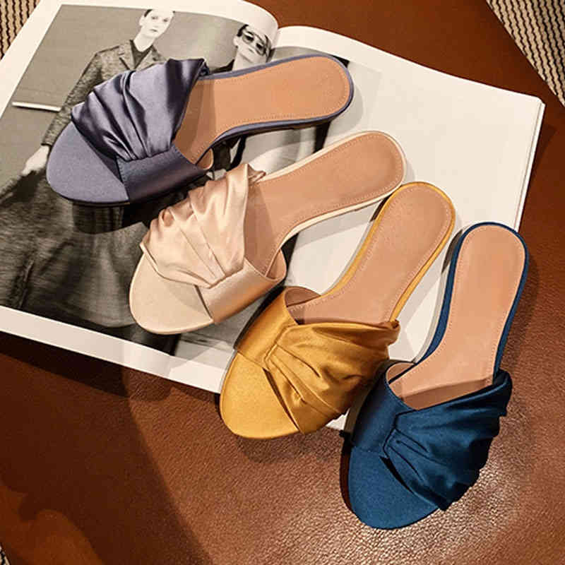 

flip flop 2021 Summer round Head Silk Pleated Outer Wear Flat Women's Slippers, Satin blue