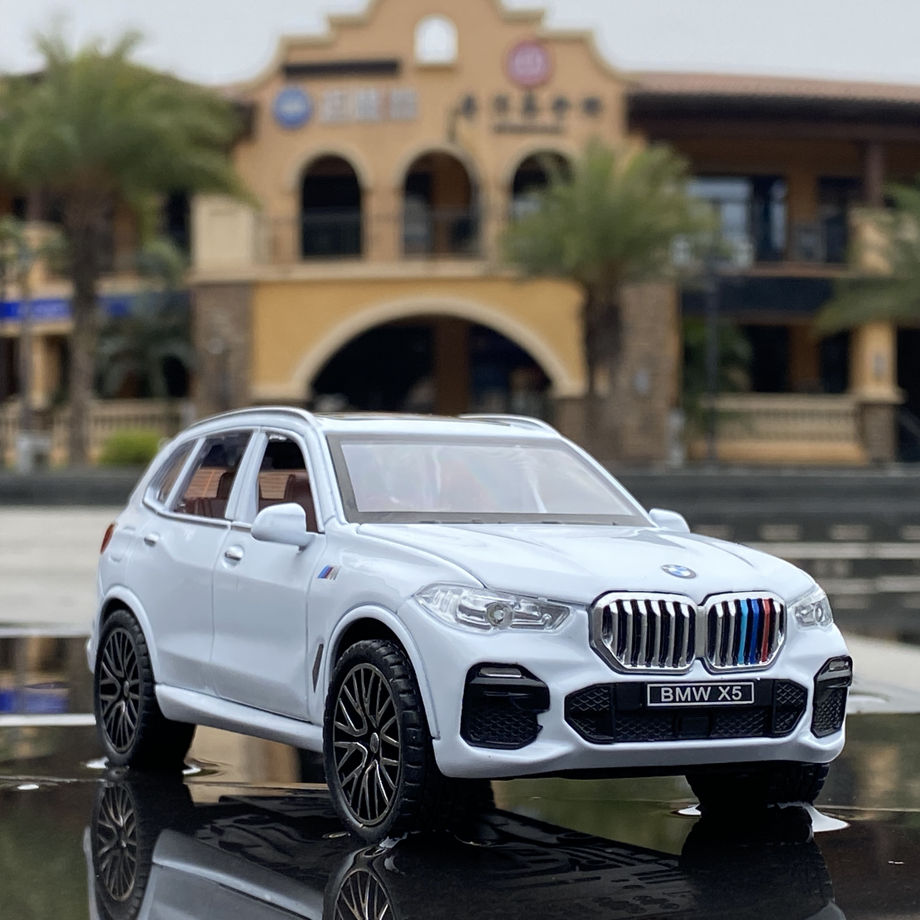 

132 BMW X5 SUV Alloy Car Model Diecasts & Toy Vehicles Metal Toy Car Model Simulation Sound and Light Collection Childrens GiftNovelty Games